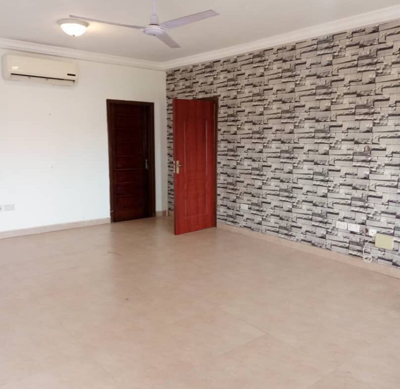 3 bedrooms en-suite apartment at Westland Police Station