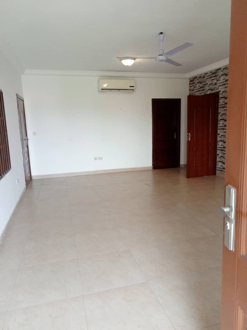 3 bedrooms en-suite apartment at Westland Police Station